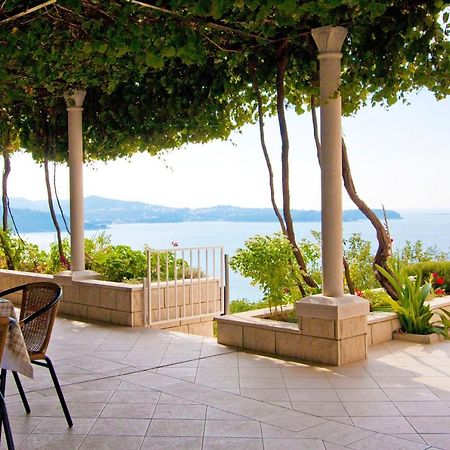 Guest House Burin Mlini Exterior foto