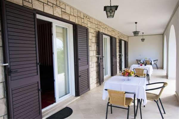 Guest House Burin Mlini Exterior foto