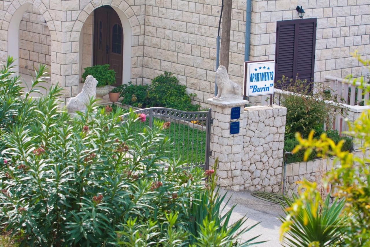 Guest House Burin Mlini Exterior foto