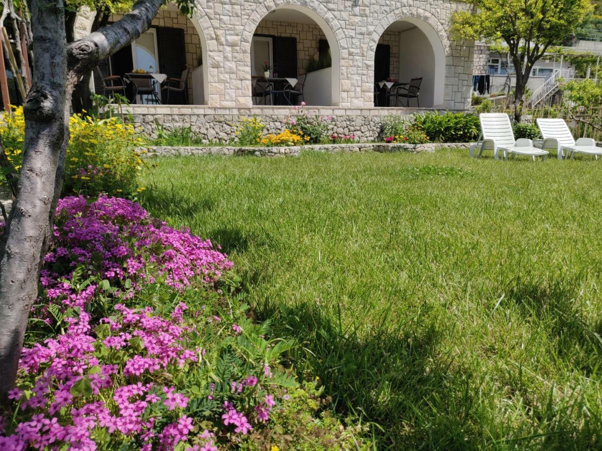 Guest House Burin Mlini Exterior foto